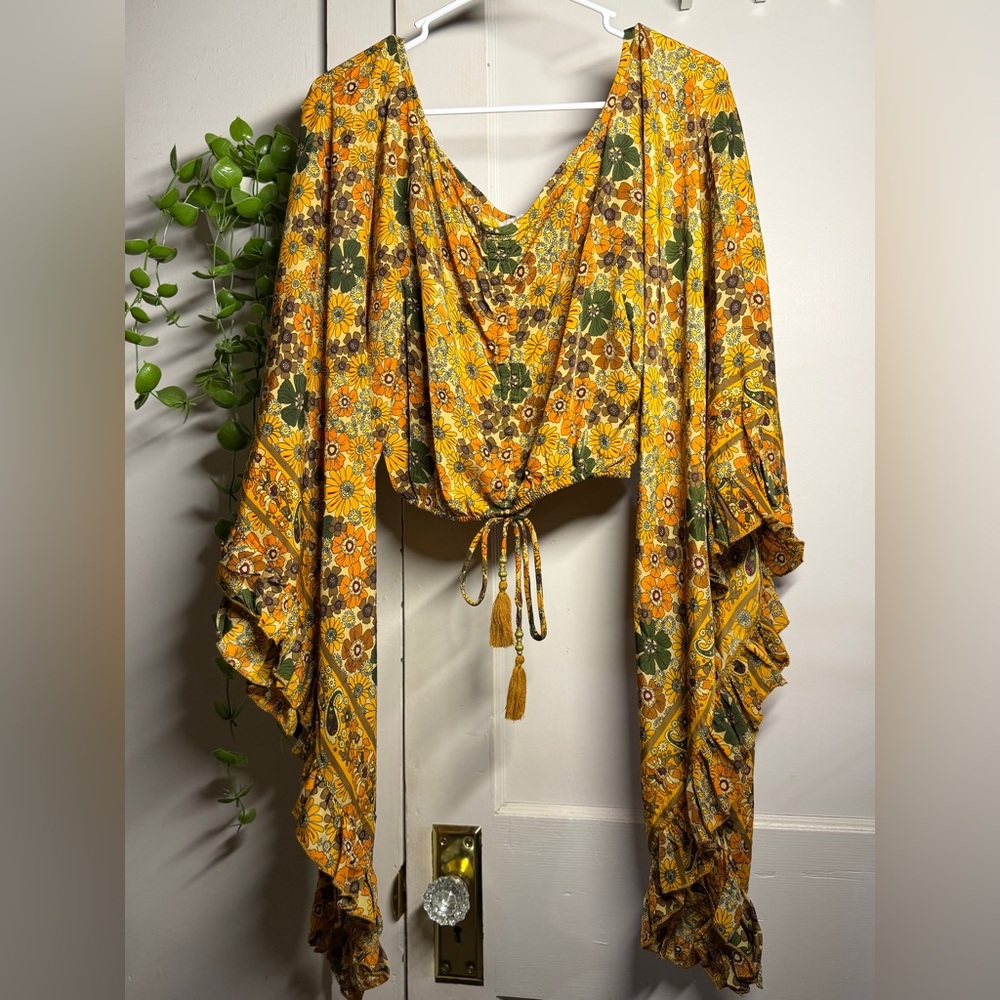 Gardenbelle shop Floral festival shirt